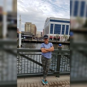 Meet your Posher, Azu